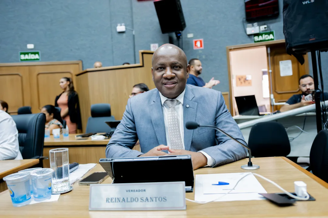 Reinaldo Santos propõe ampliação do prazo para receitas médicas em Cajamar