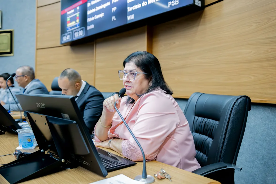 Izelda solicita informações sobre implantação do Programa Bom Prato em Cajamar