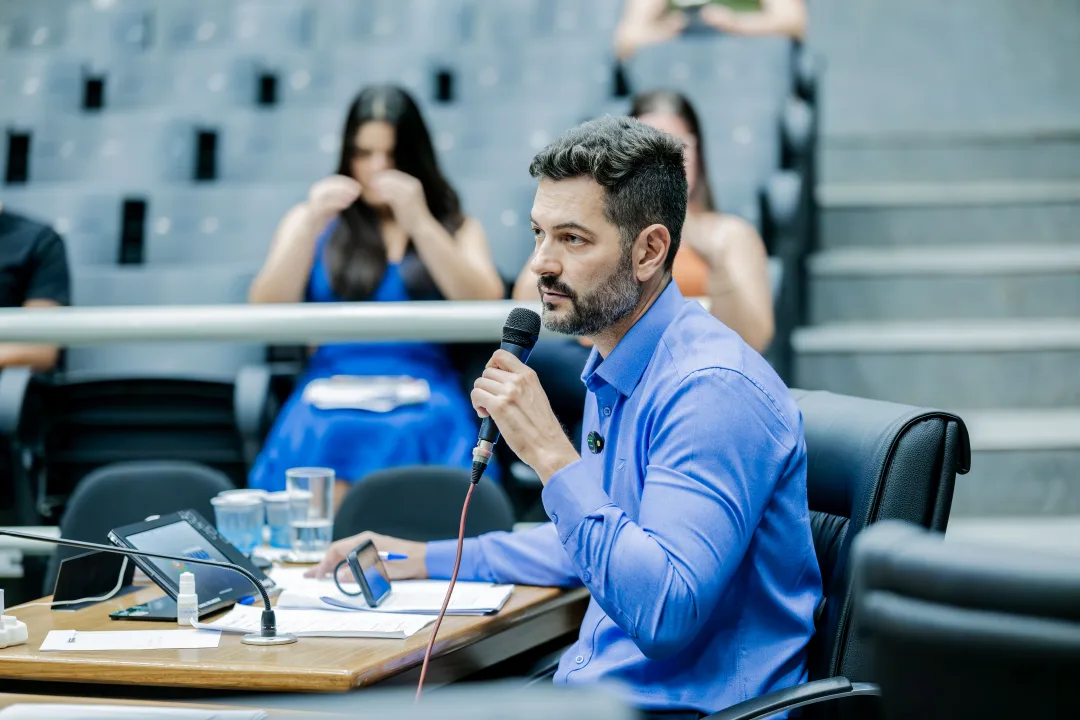 Dr Vinicius solicita informações sobre atendimento médico da PLENA em Cajamar