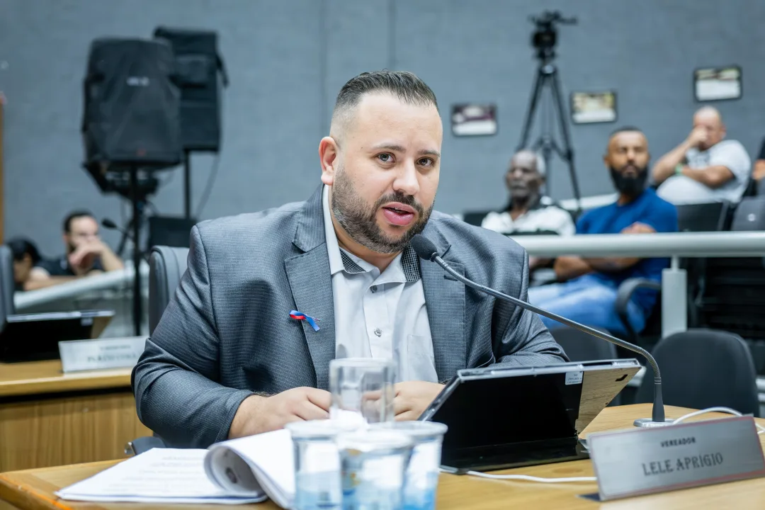 Lele Aprígio propõe criação de programa municipal de saúde mental para adolescentes