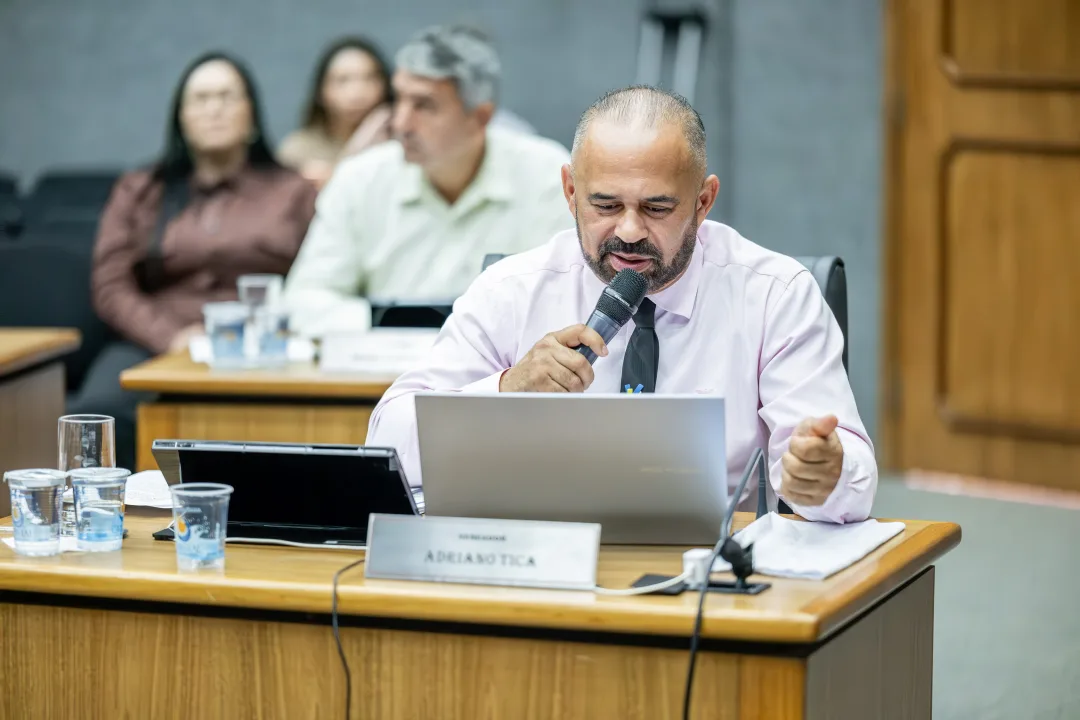 Adriano Tica propõe isenção de transporte para agentes de saúde em Cajamar