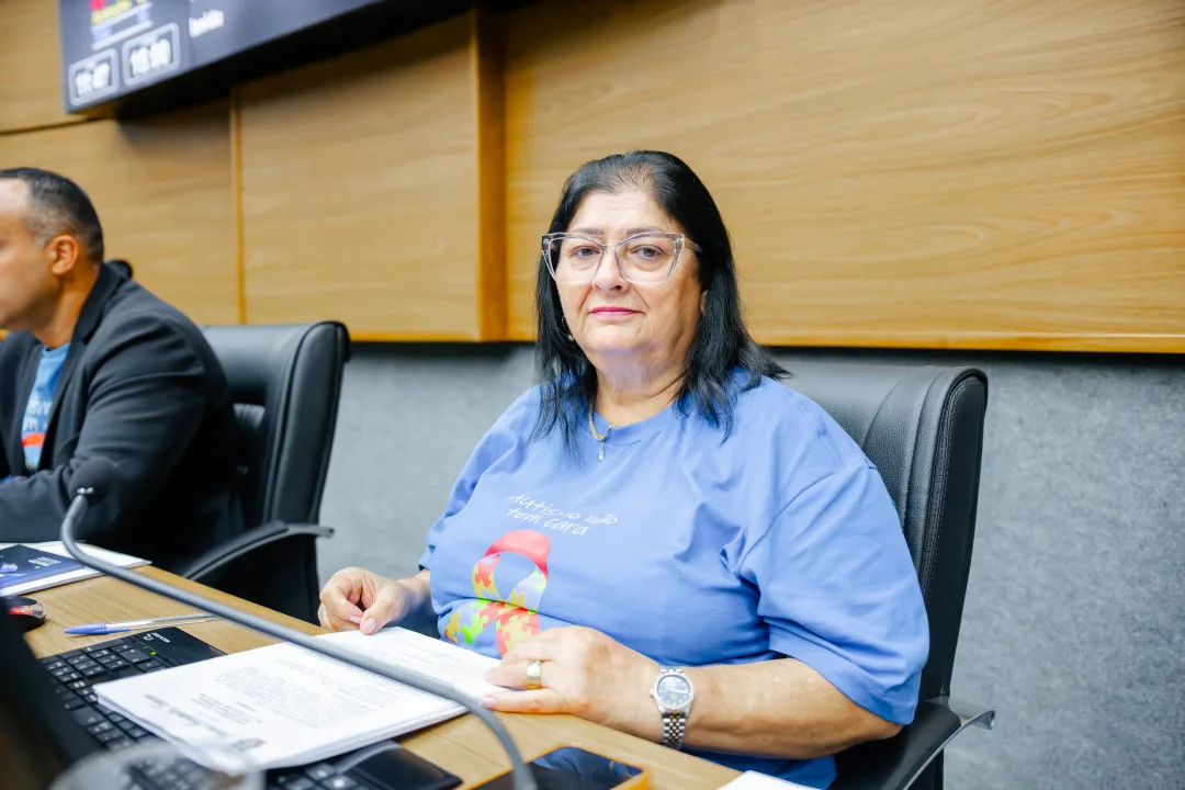Izelda propõe campanha de bem-estar animal e questiona realização da “Cãominhada”