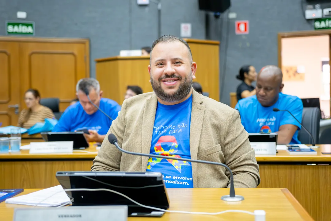 Lele Aprígio defende mais acesso a diagnóstico precoce para crianças em Cajamar