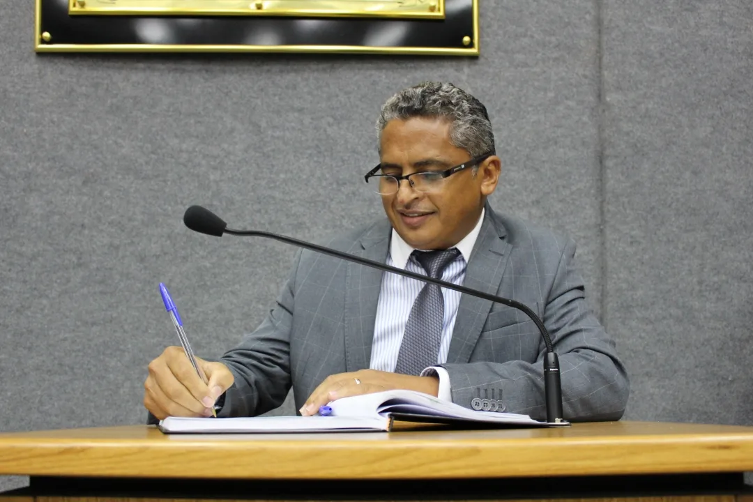 Irmão Feliciano pede o término do recapeamento da Rua Fernando Prestes