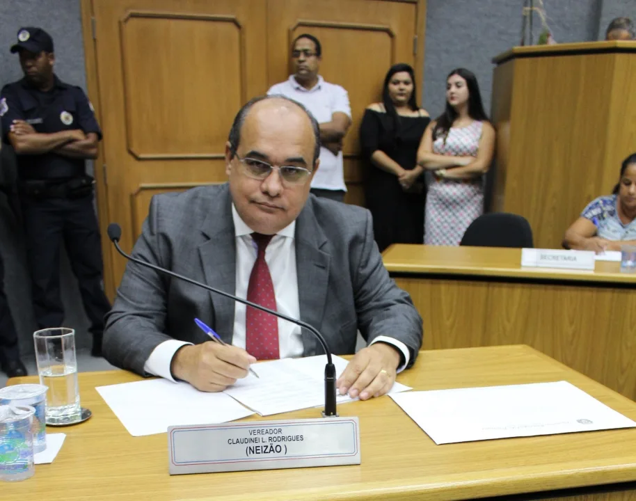 Neizão solicita manutenção de vias no Bairro Florim