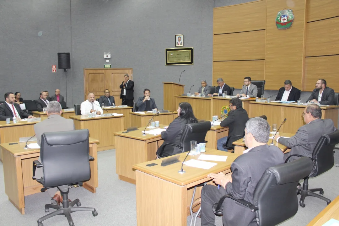 Vereadores debatem regulamentação de transporte por aplicativo