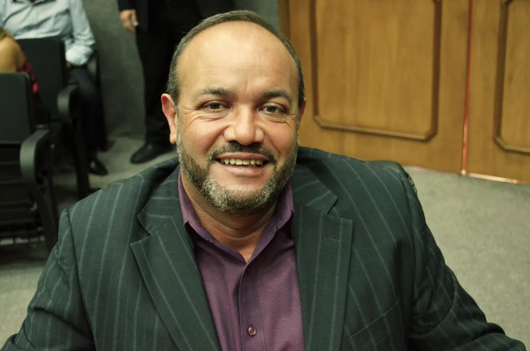 Vereador Carlinhos da Padaria solicita iluminação pública no Polvilho 