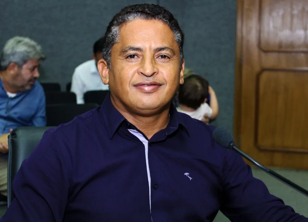 Vereador Feliciano solicita semáforo no Parque Paraíso