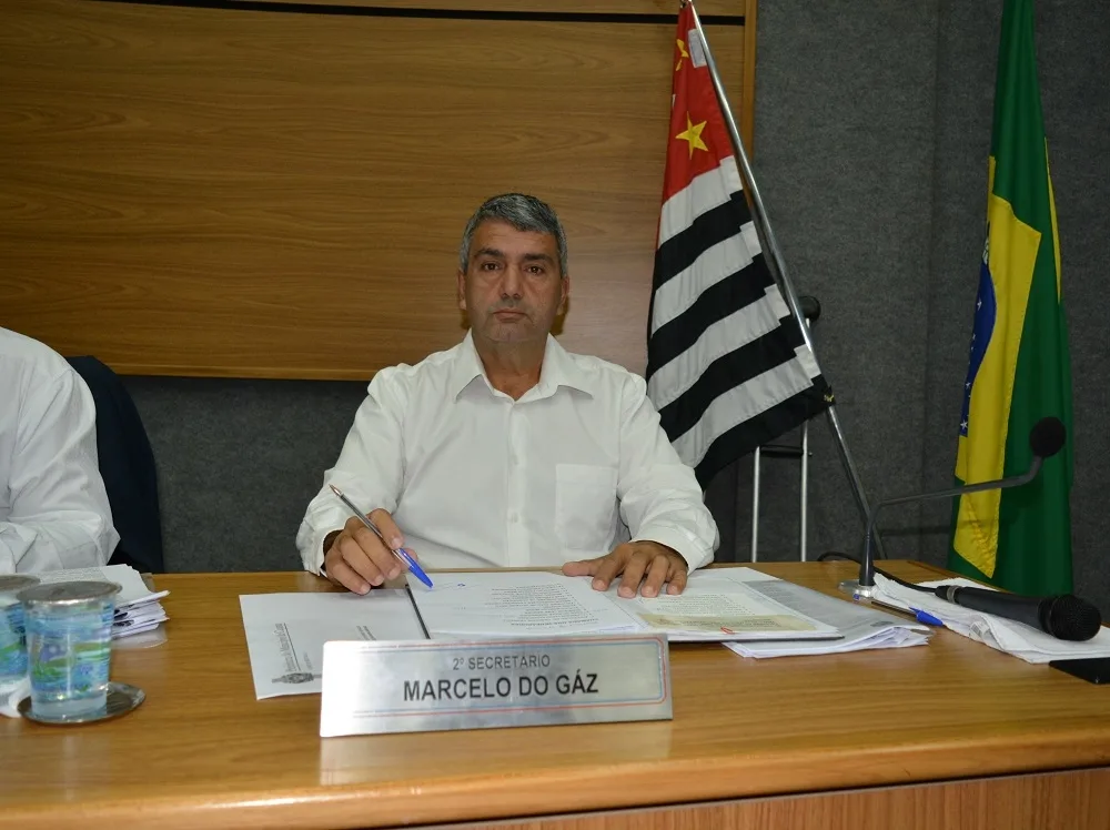 Marcelo do Gáz pede infraestrutura para pontos de ônibus 