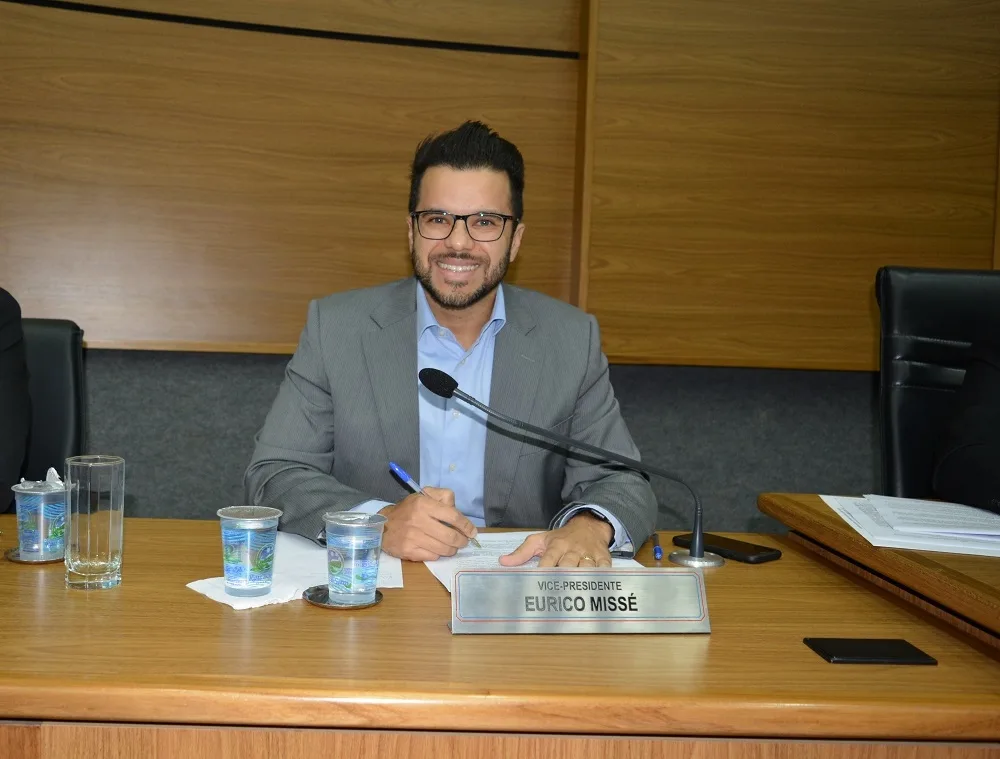 Eurico Missé quer mais atenção com as bibliotecas municipais e seus servidores