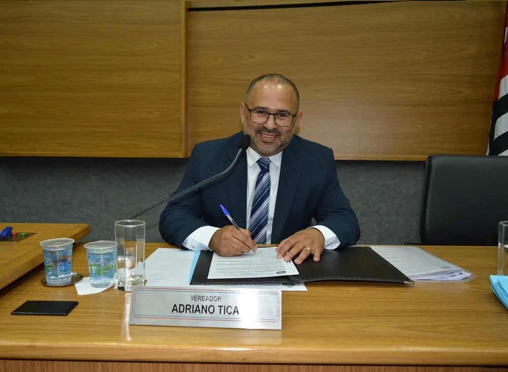 Adriano Tica requer melhorias para a Central de Ambulância