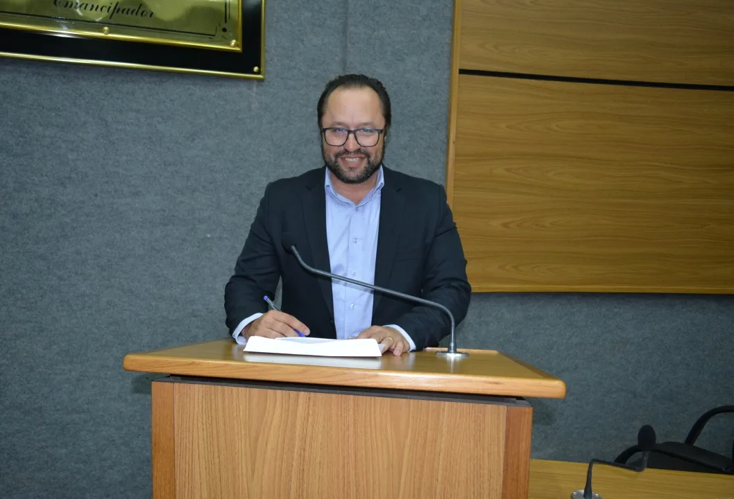 Fabiano Galvão quer veículos menores para a coleta de lixo