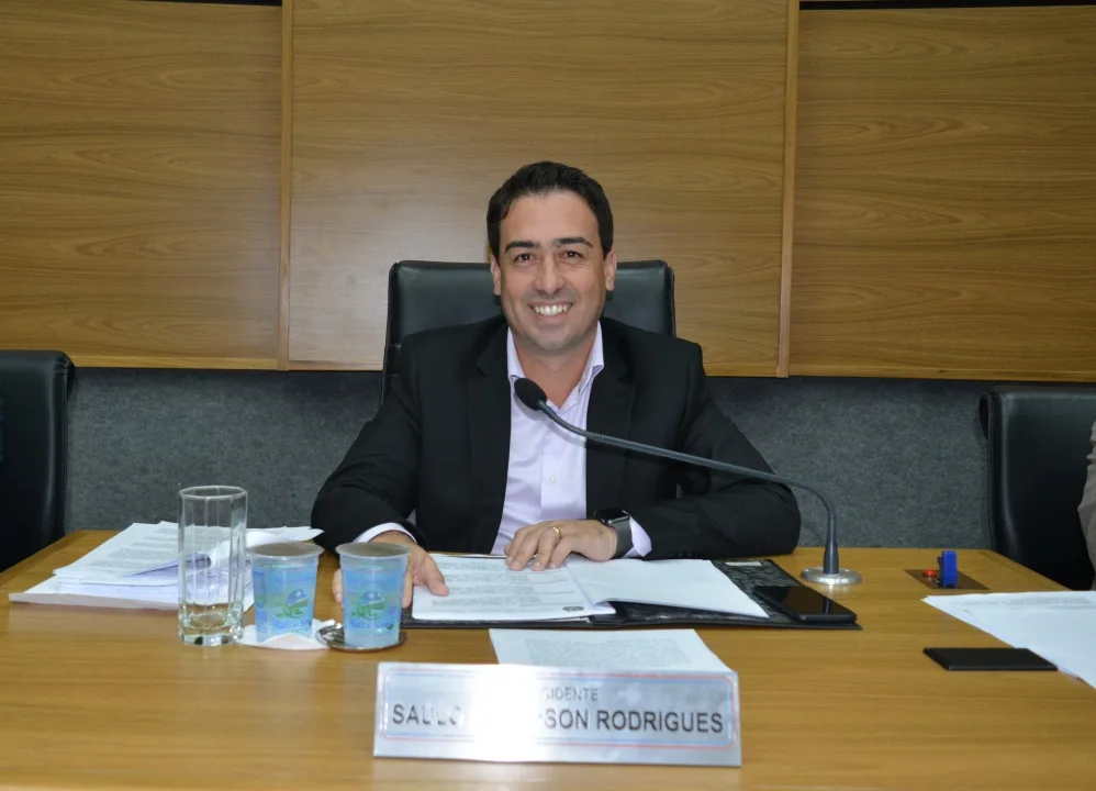 Vereador Saulo pede limpeza no Portal e Gato Preto