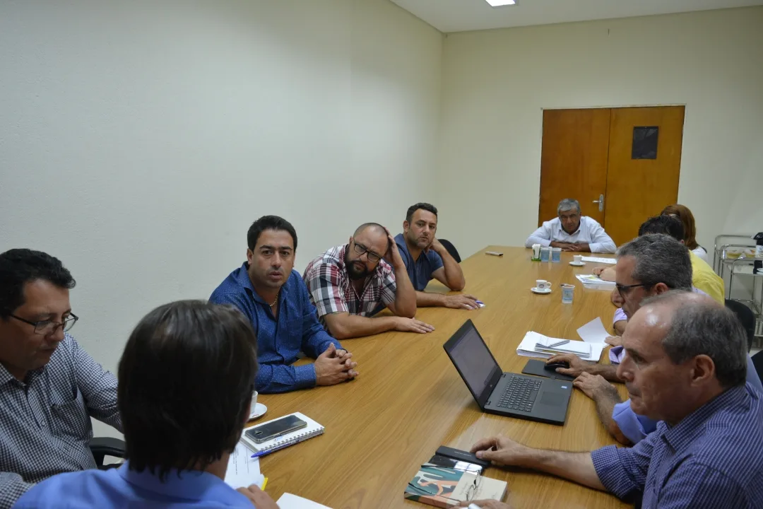 Vereadores se reúnem com representantes da Urubupungá