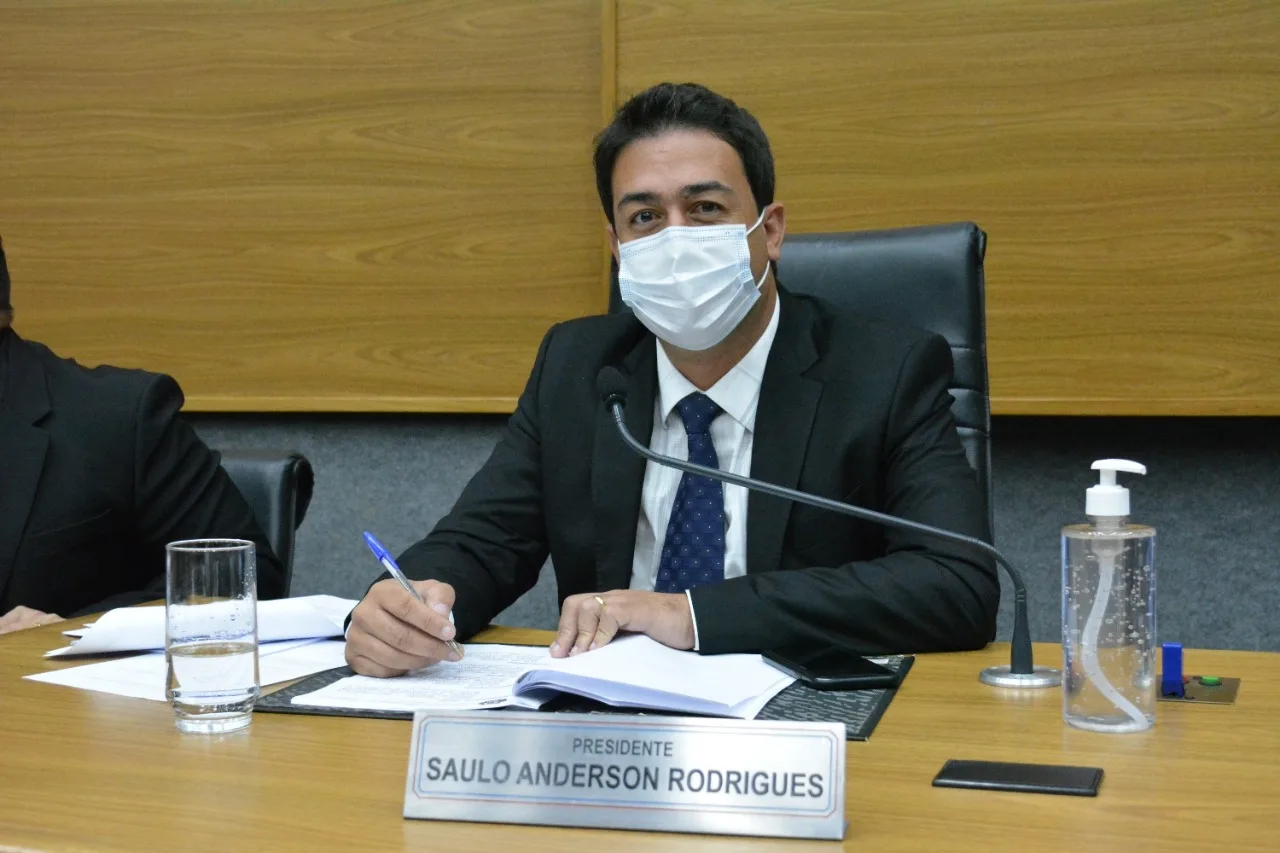 Vereador Saulo apresenta emenda modificativa em prol dos servidores da educação
