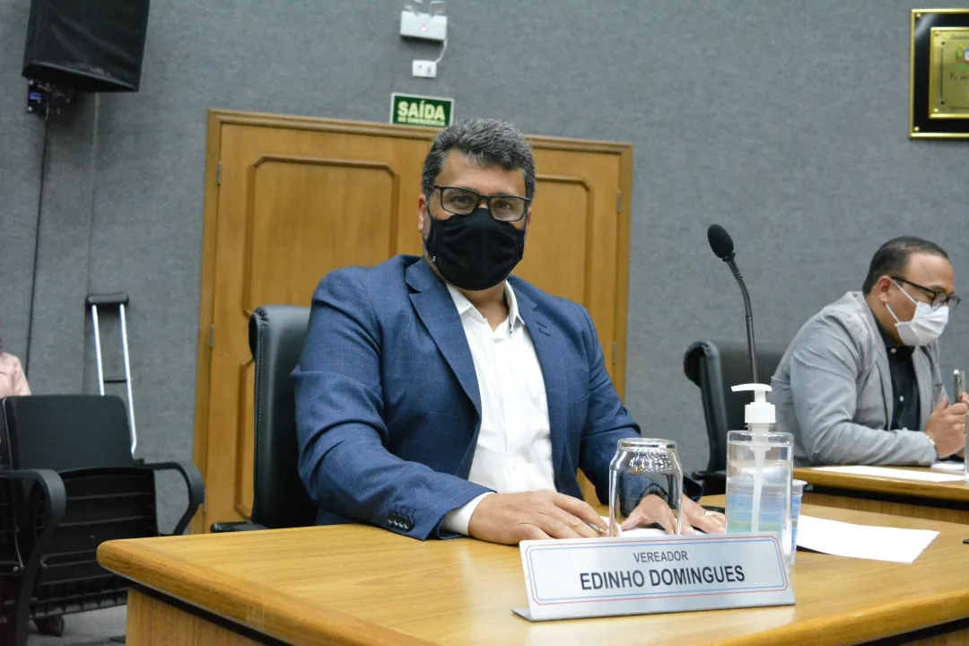 Edinho intercede pela população do bairro Paraíso e cobra obras da Sabesp