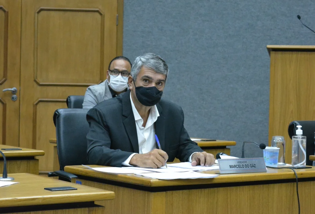 Marcelo do Gáz intercede por moradores do Pq. São Roberto e solicita ampliação de viela