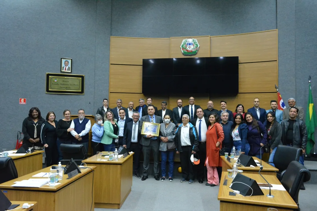 Dr. Cícero recebe título de Cidadão Cajamarense