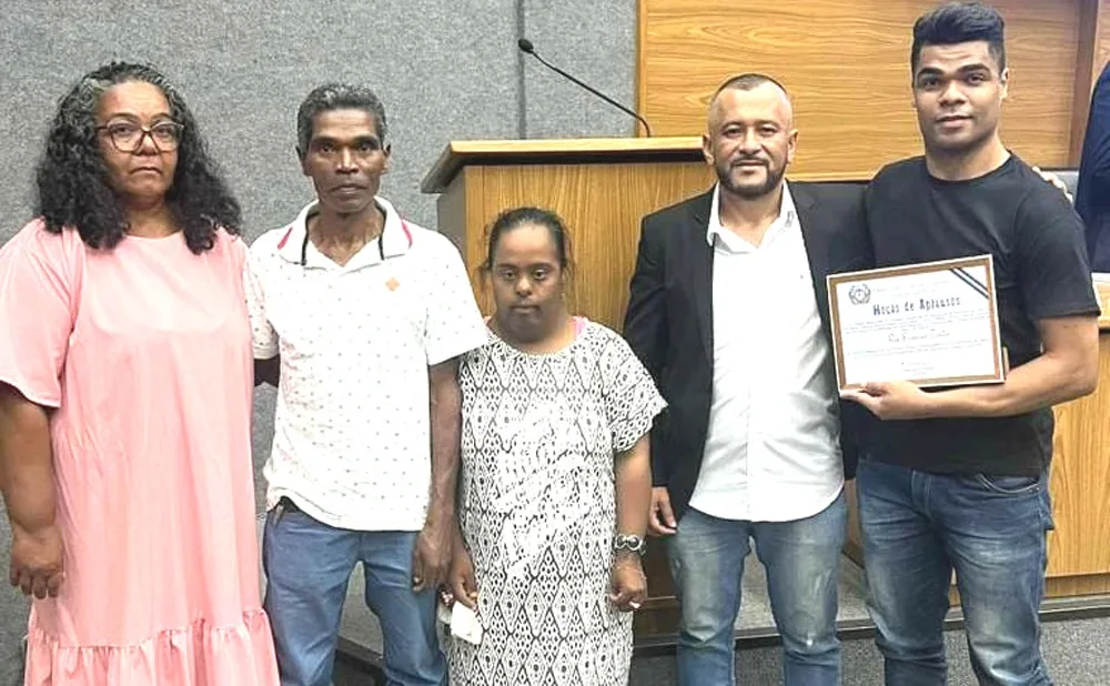 Raí Firmino é homenageado pela Câmara Municipal de Cajamar