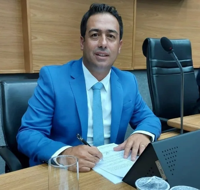 Vereador Saulo propõe extensão de incentivos para atletas tenistas de Cajamar 