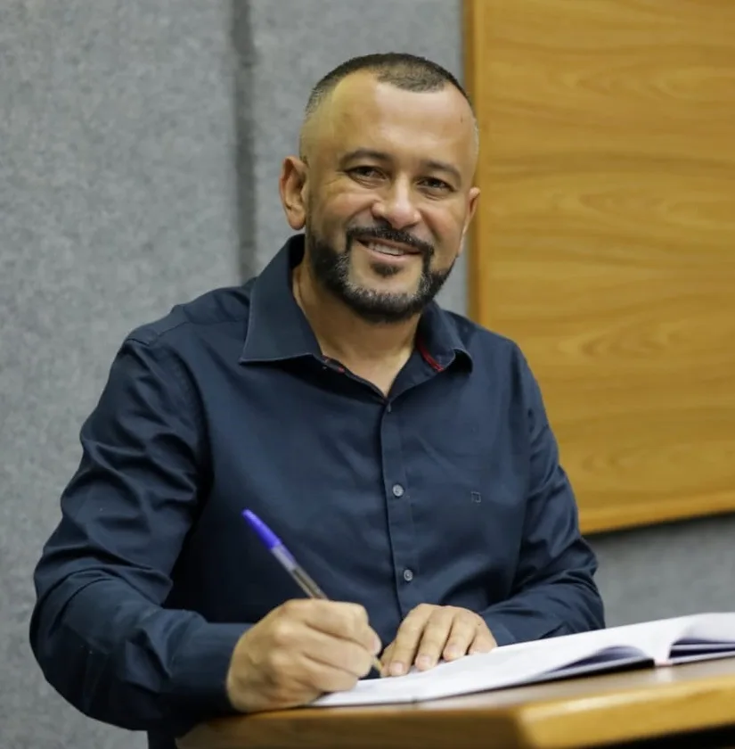 Vereador Flávio Comajo propõe melhorias no atendimento e estrutura do Velório Municipal 