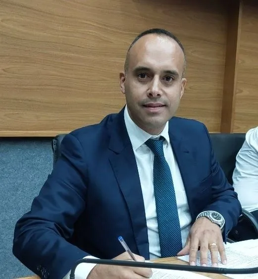 Vereador Lê Martins busca informações das ações culturais do município