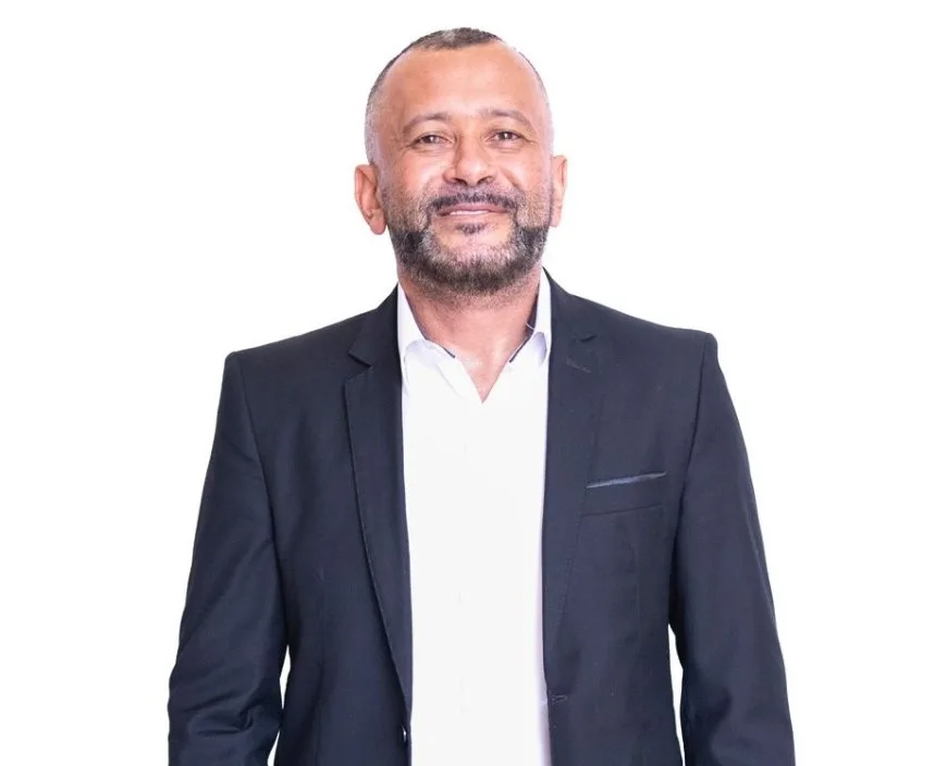 Flávio Comajo solicita estudo para regularização e entrega de títulos de propriedade a bairros de Cajamar