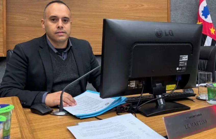 Lê Martins solicita informações sobre estrutura e funcionamento do Atendimento Educacional Especializado